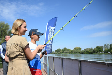 Поддерживаем полезный досуг для детей — Мария Львова-Белова приняла участие в рыболовном фестивале в Астраханской области