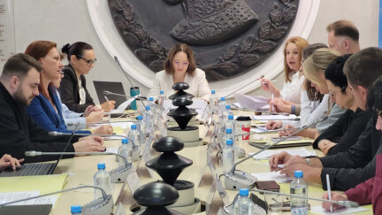 Эксперты обсудили, с какими проблемами сталкиваются семьи с детьми, проживающие не по месту постоянной регистрации