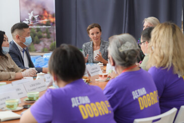 Анна Кузнецова встретилась с добровольцами штаба по борьбе с лесными пожарами Якутии