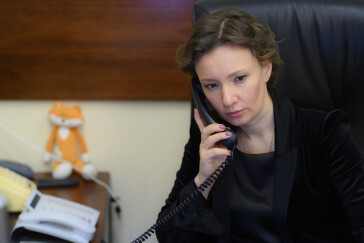 Анна Кузнецова находится на связи с детским омбудсменом Забайкалья по ситуации с семьей, обнаруженной в заброшенном здании