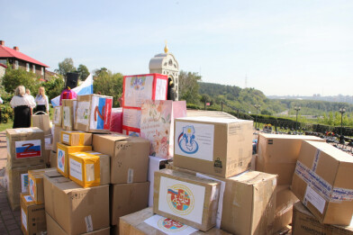 Аппарат Уполномоченного по правам ребенка в Кузбассе принял участие в формировании благотворительного груза для детей Горловки