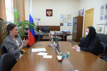 Детский омбудсмен и руководитель правового управления Московской Патриархии обсудили вопросы поддержки семей с детьми