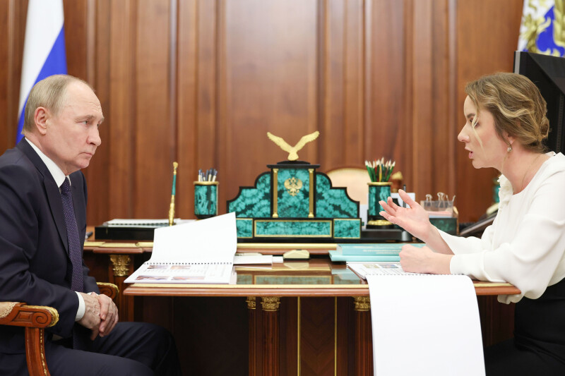 Самое главное, что может быть у ребенка, – это семья – Мария Львова-Белова на встрече с Президентом России